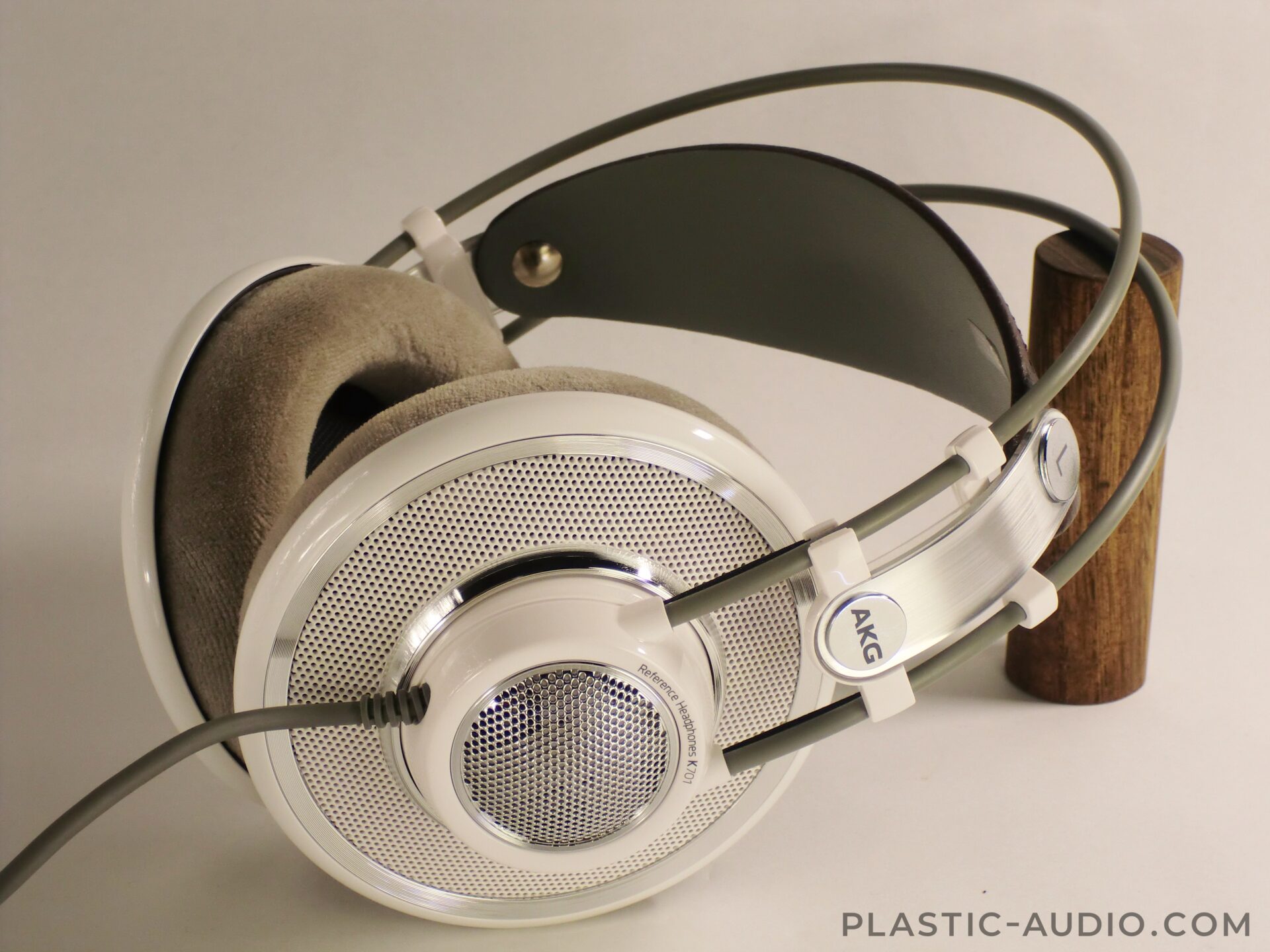 Akg K701のレビュー ヘッドホン界の至宝と言ってもよい Plastic Audio