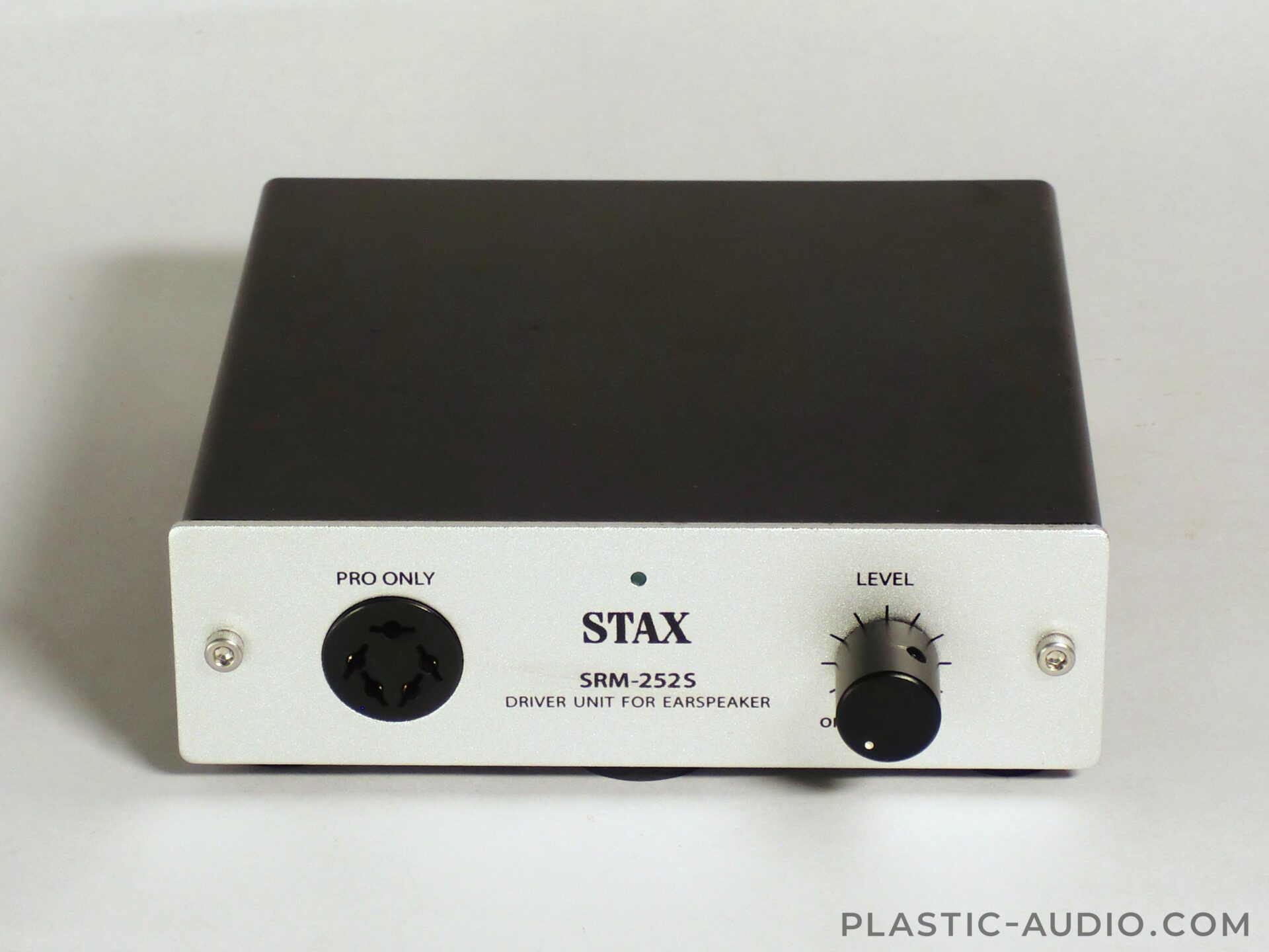 STAX SRS-3100のレビュー：不自然なほど自然な音。 | Plastic Audio